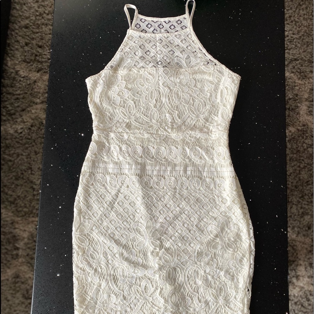 Express Lace Midi Dress
